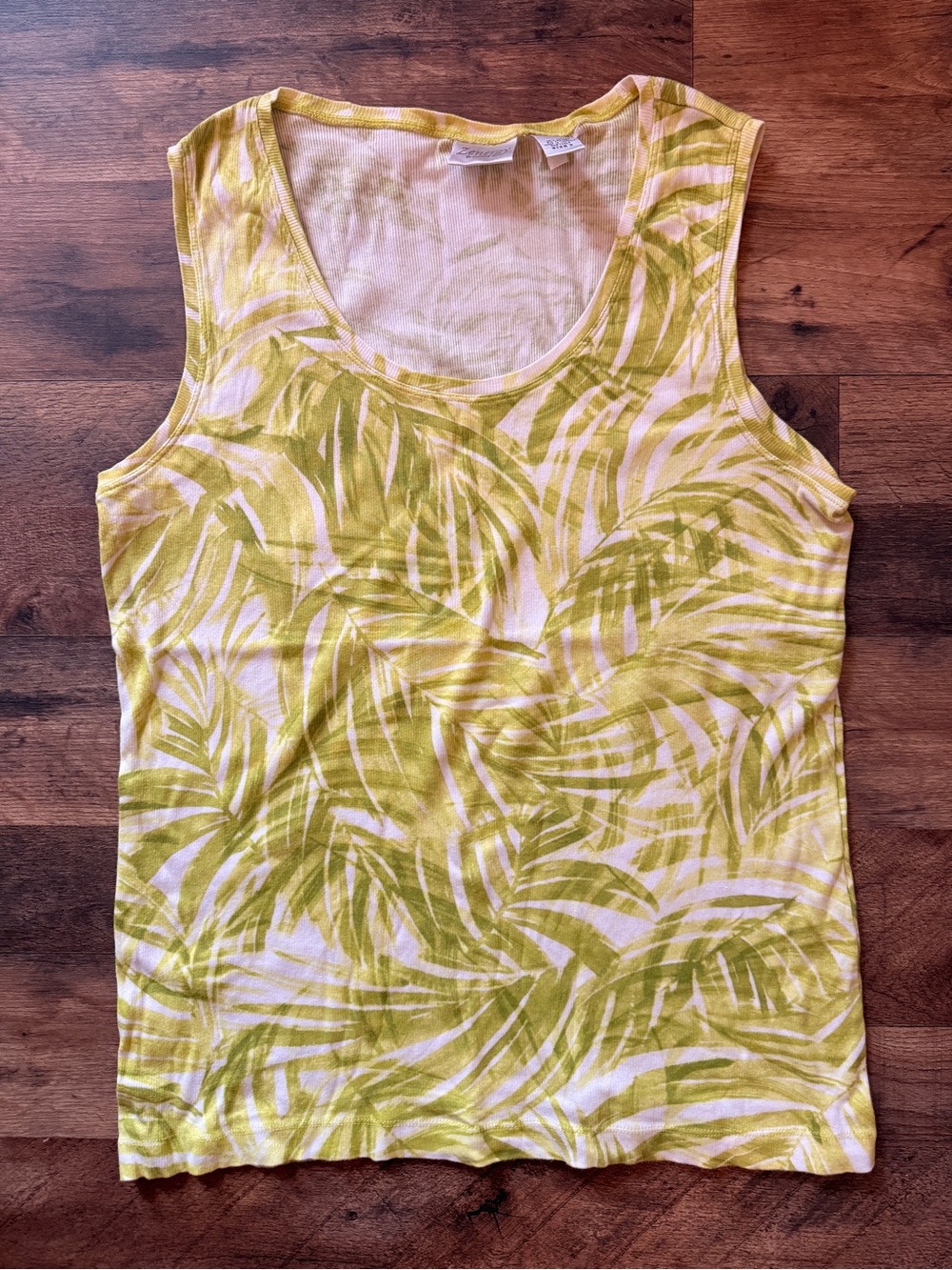 Scoop Neck Palm-Print Tank Top in Yellow-Green - Women